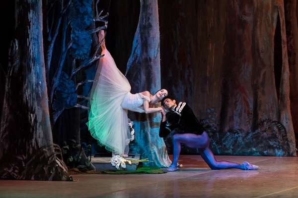 Ballet Nacional de Cuba#14 by John Rowe