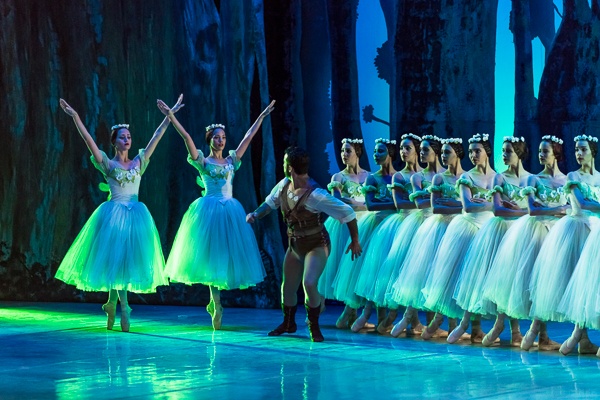Ballet Nacional de Cuba#15 by John Rowe