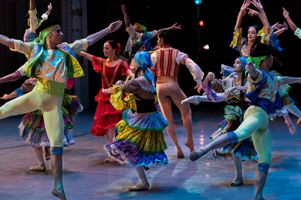 Ballet Nacional de Cuba#19 by John Rowe