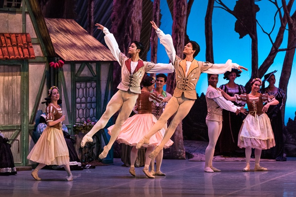 Ballet Nacional de Cuba#20 by John Rowe